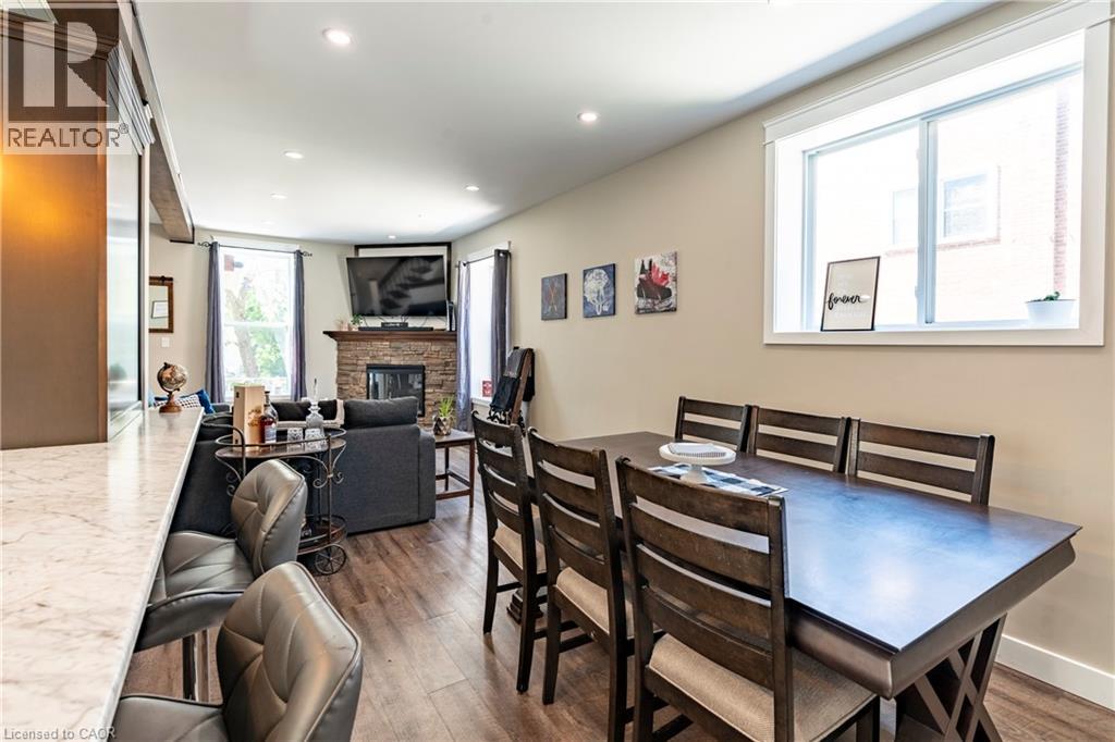 422 LAMBTON Street W - 11
