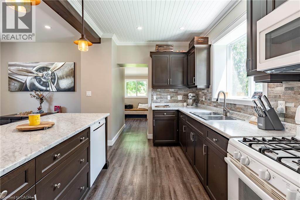 422 LAMBTON Street W - 14