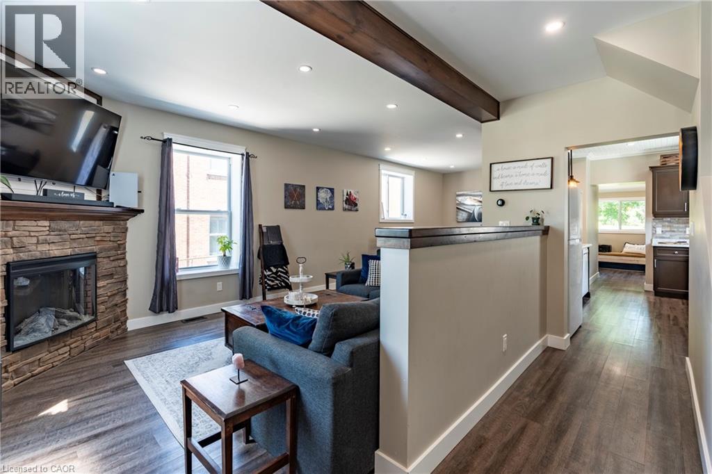 422 LAMBTON Street W - 4