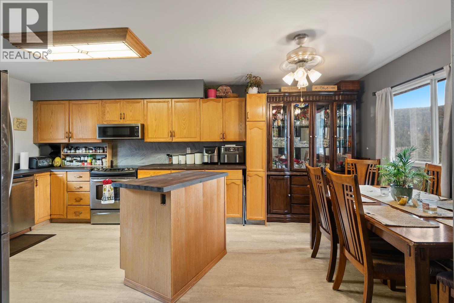 925 Alpine Way - 3
