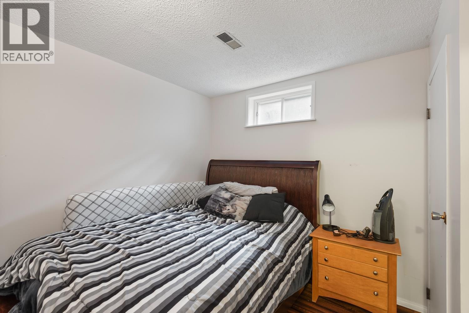 925 Alpine Way - 15