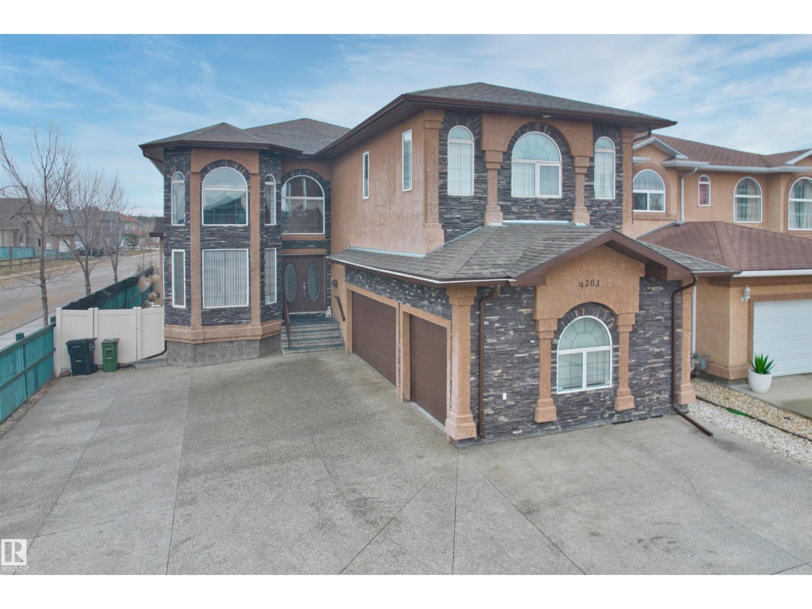 9203 160 AV NW - 3