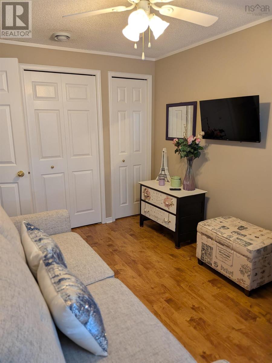 10 Osprey Court - 12
