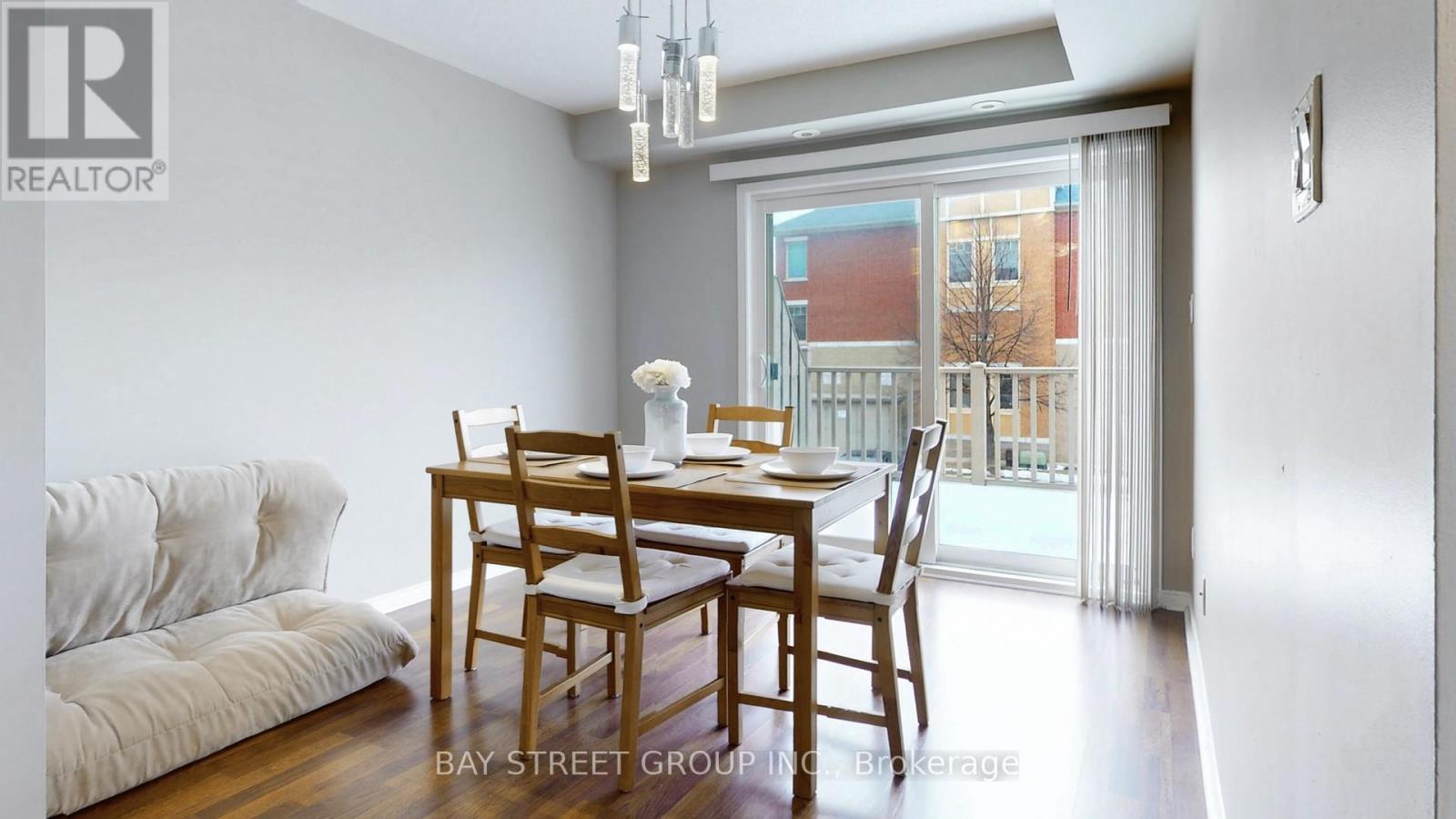 #13 3975 EGLINTON AVENUE W - 9