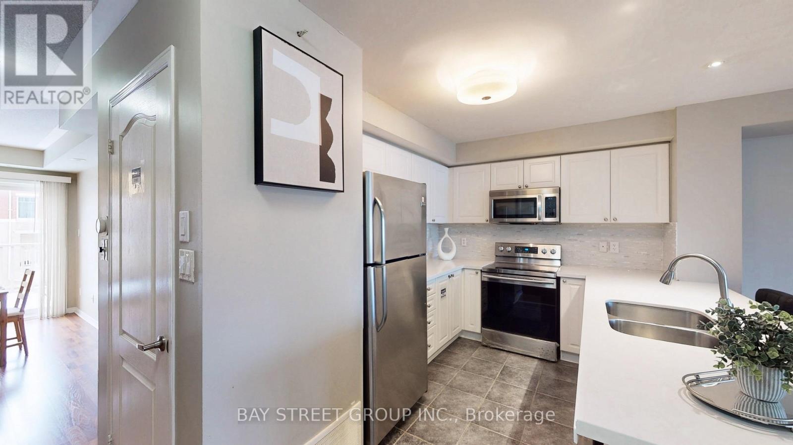 #13 3975 EGLINTON AVENUE W - 8