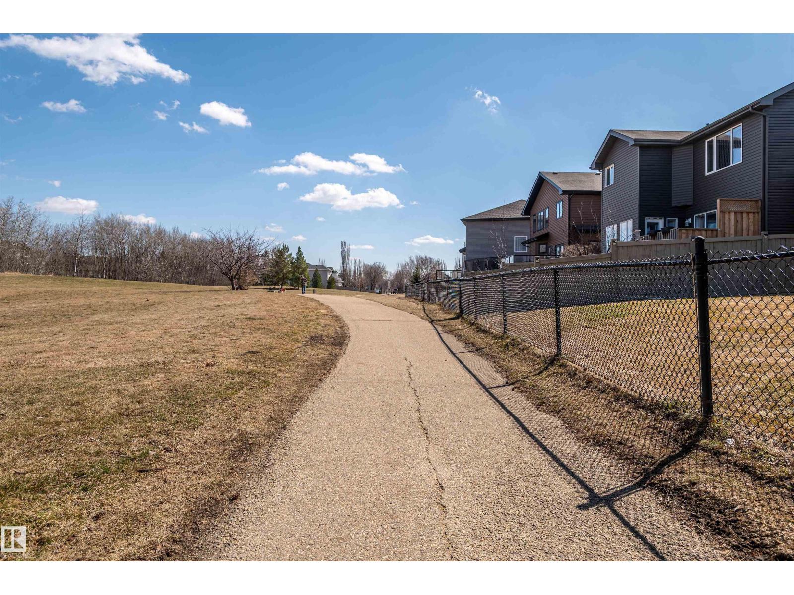 121 ELLINGTON CR, St. Albert