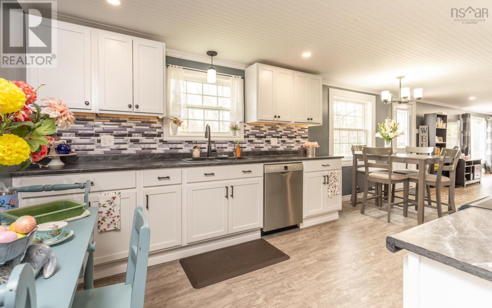 Property 21 of 40 of 3559 Highway 340