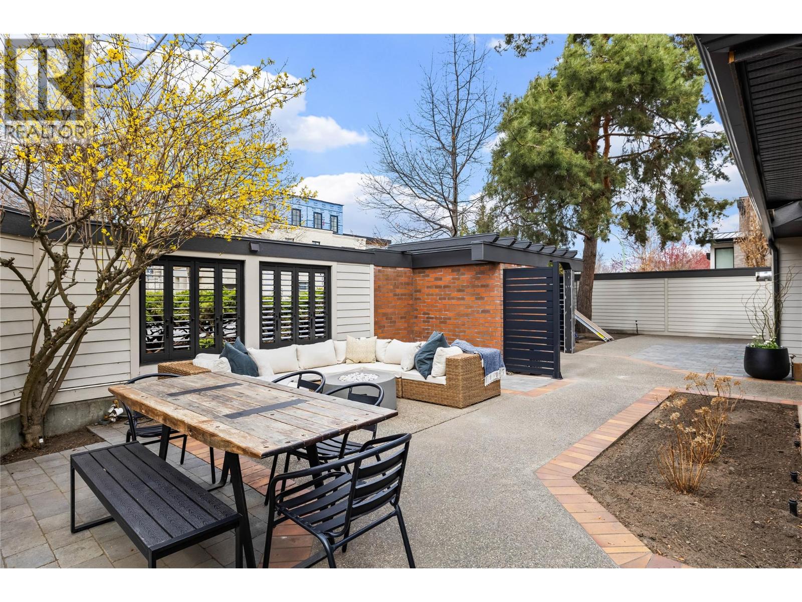 2831 Abbott Street, Kelowna
