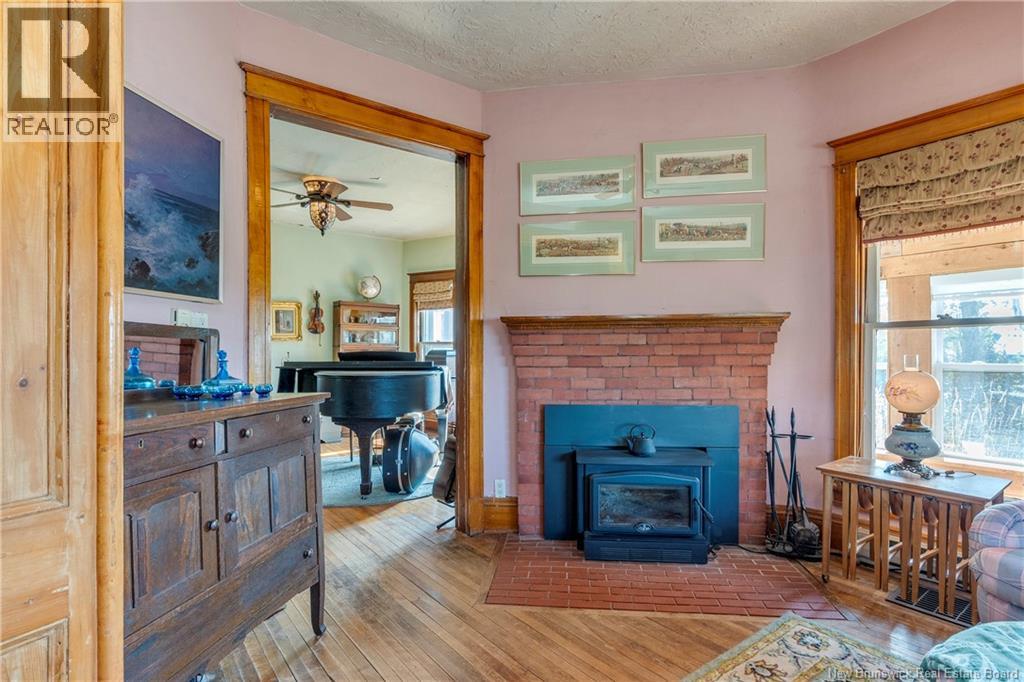 657 Royal Road - 11