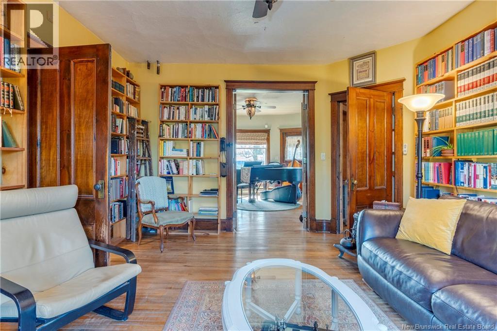 657 Royal Road - 17