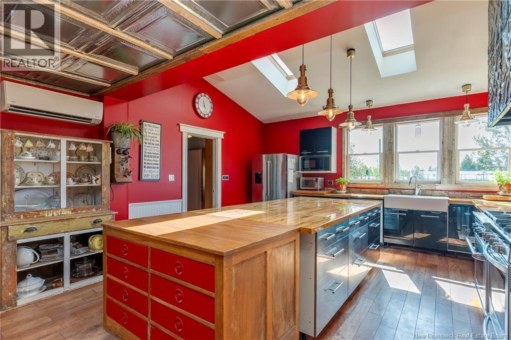 657 Royal Road - 19