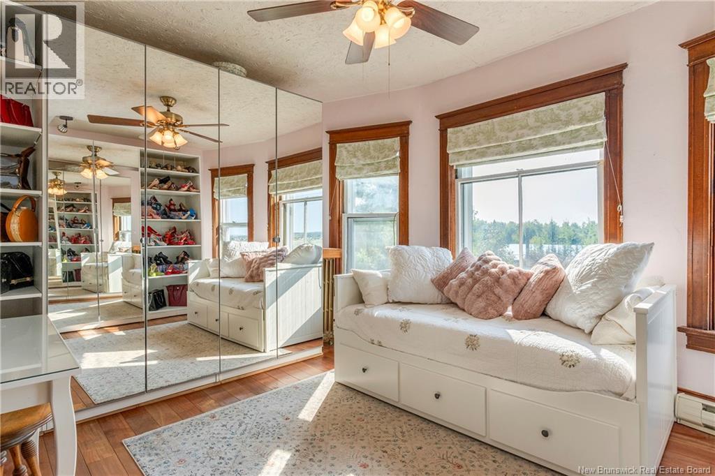 657 Royal Road - 40