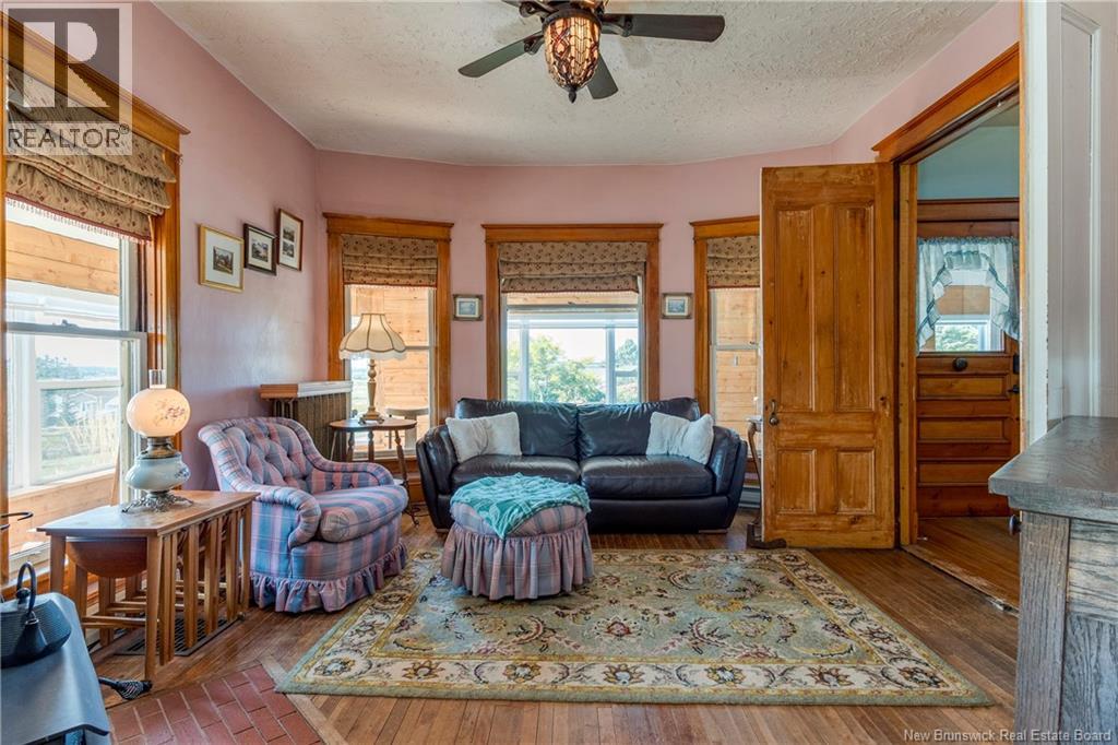 657 Royal Road - 9