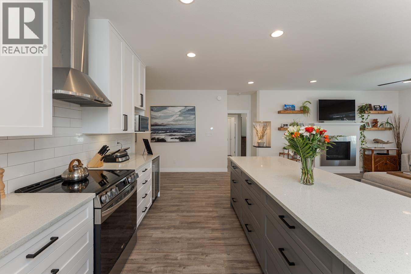 Photo 12 of 40 — 3475 PARKVIEW CRESCENT · Prince George, BC