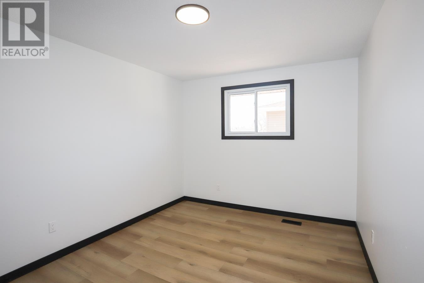 35 Pozzebon CRES, Sault Ste. Marie, Ontario, P6C6A7 — Photo 16
