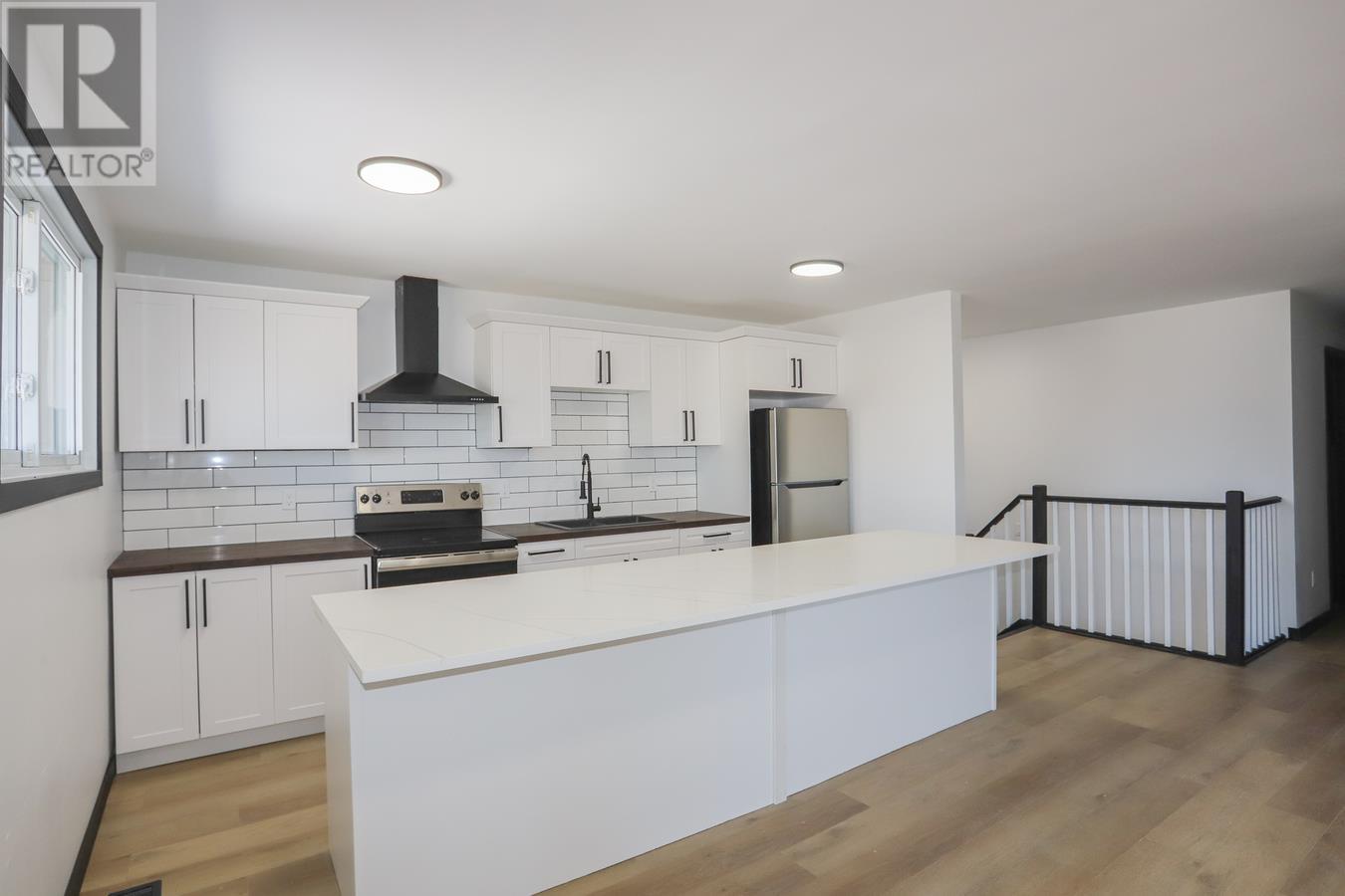 35 Pozzebon CRES, Sault Ste. Marie, Ontario, P6C6A7 — Photo 5