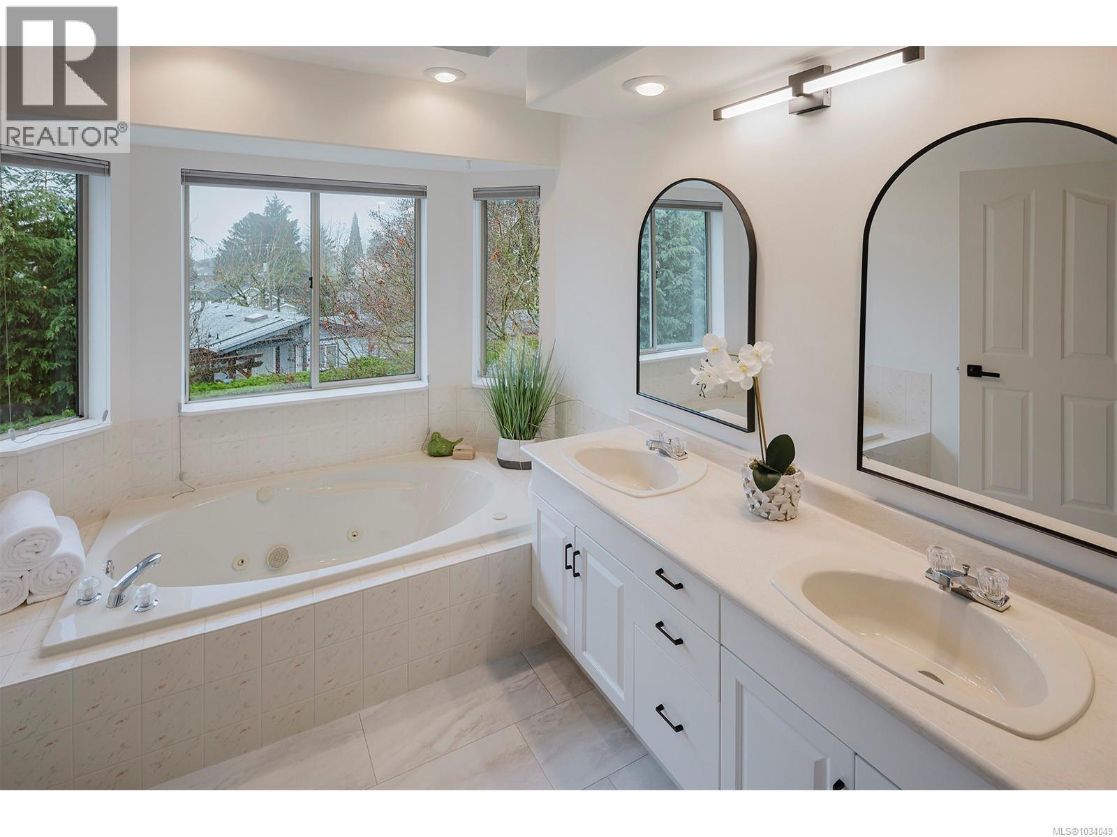  5047 Benton Court, Saanich