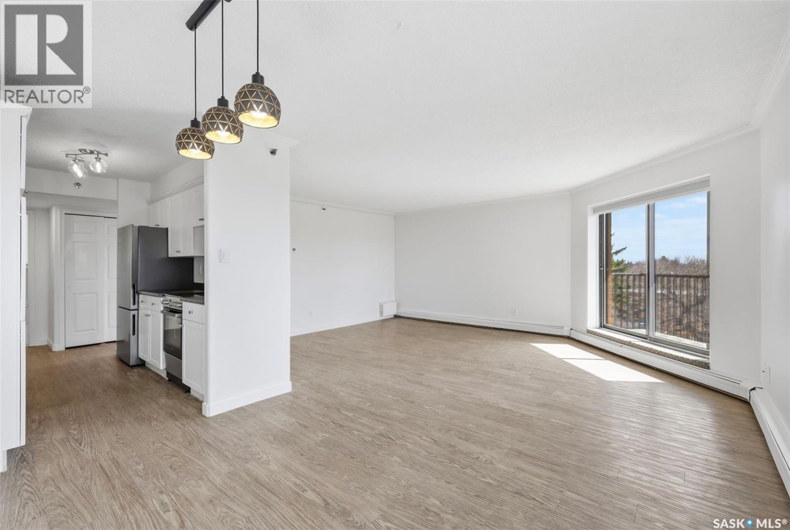 #501 717 Victoria AVENUE - 10