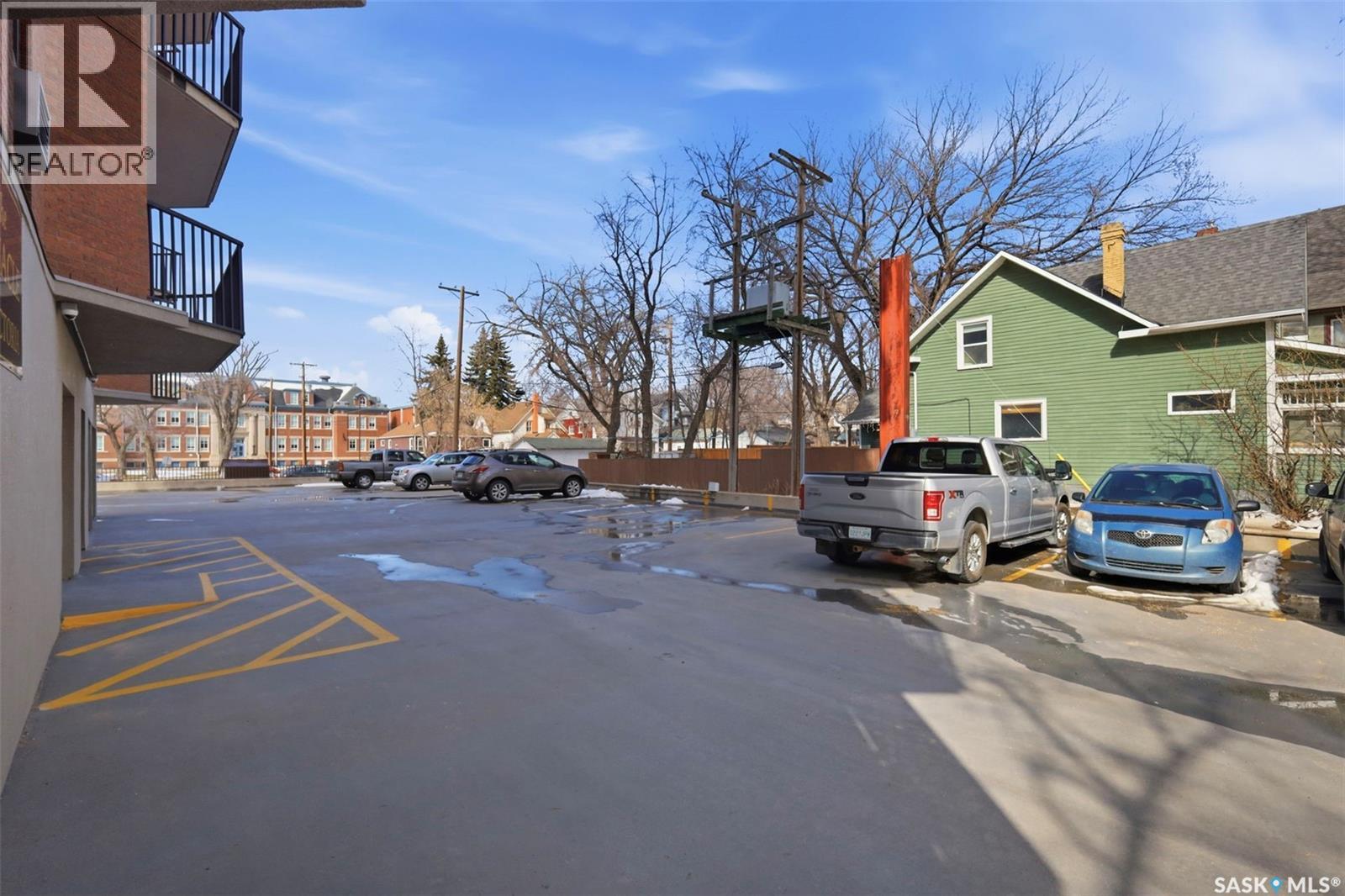 #501 717 Victoria AVENUE - 30