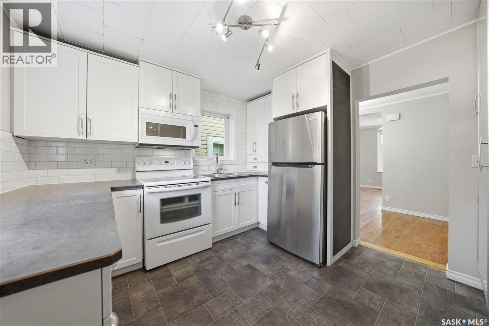 1336 H AVENUE N - 12