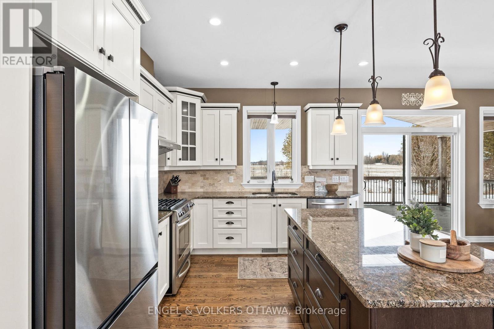 5579 LOMBARDY DRIVE - 10