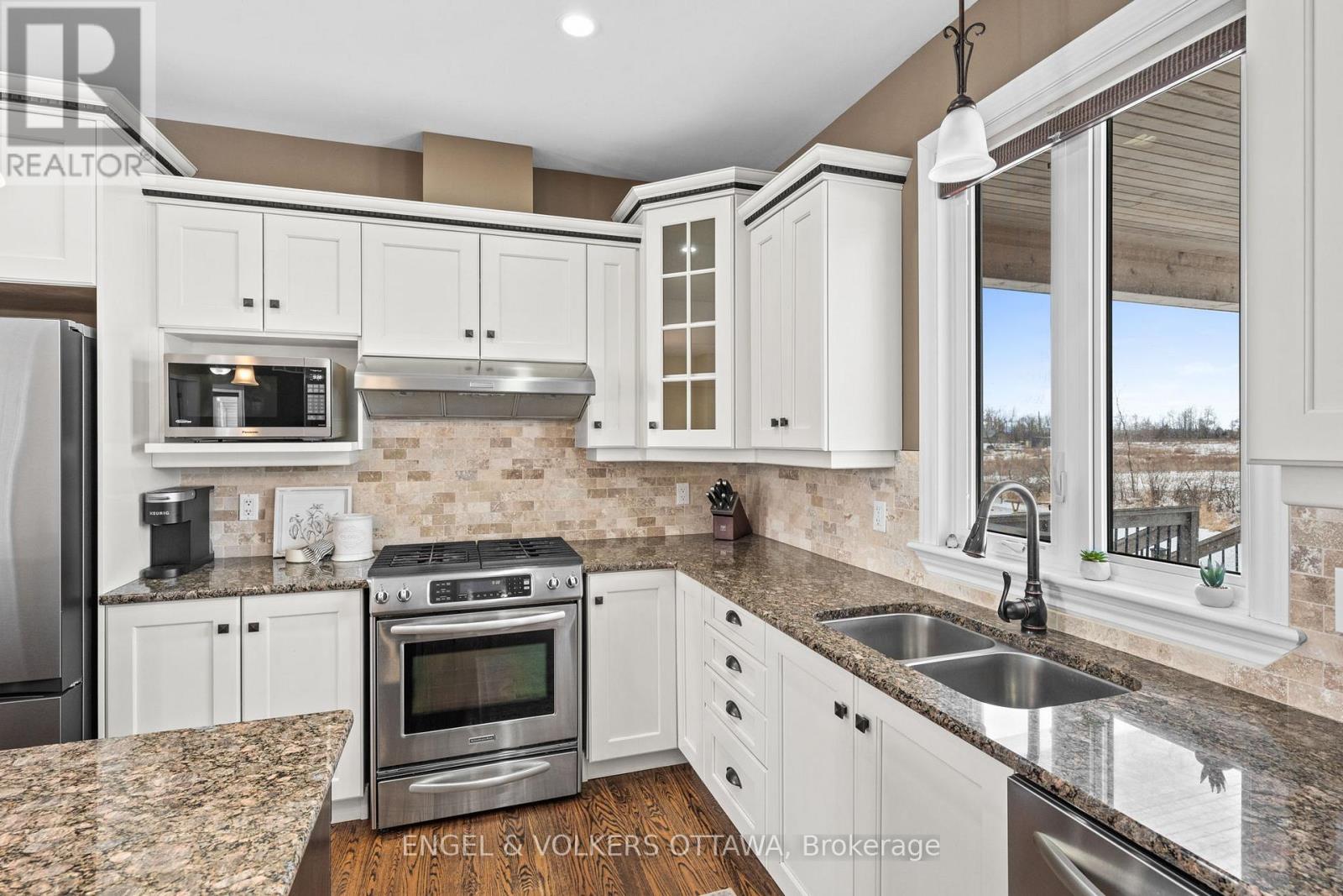 5579 LOMBARDY DRIVE - 12