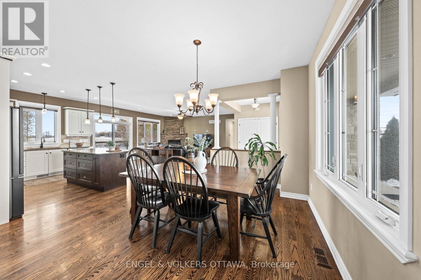 5579 LOMBARDY DRIVE - 14