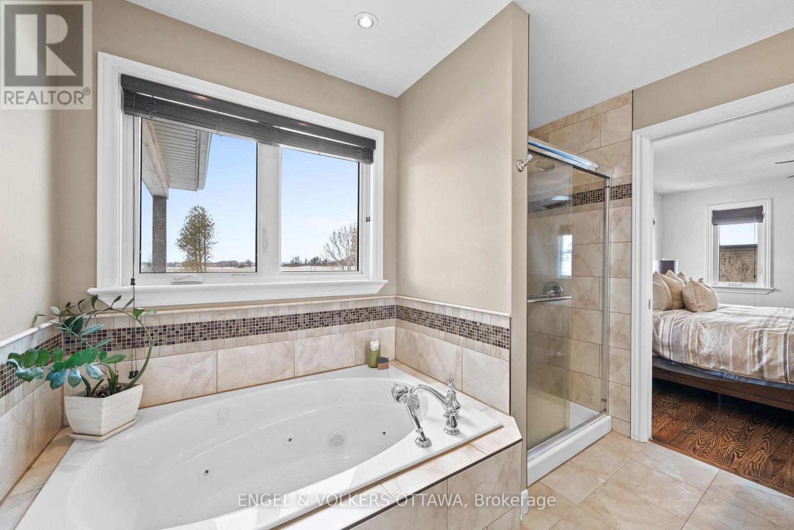 5579 LOMBARDY DRIVE - 19