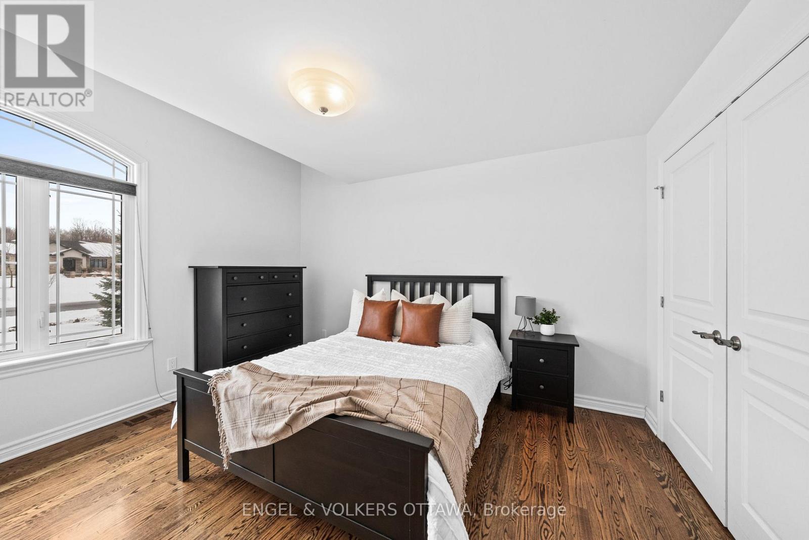 5579 LOMBARDY DRIVE - 21
