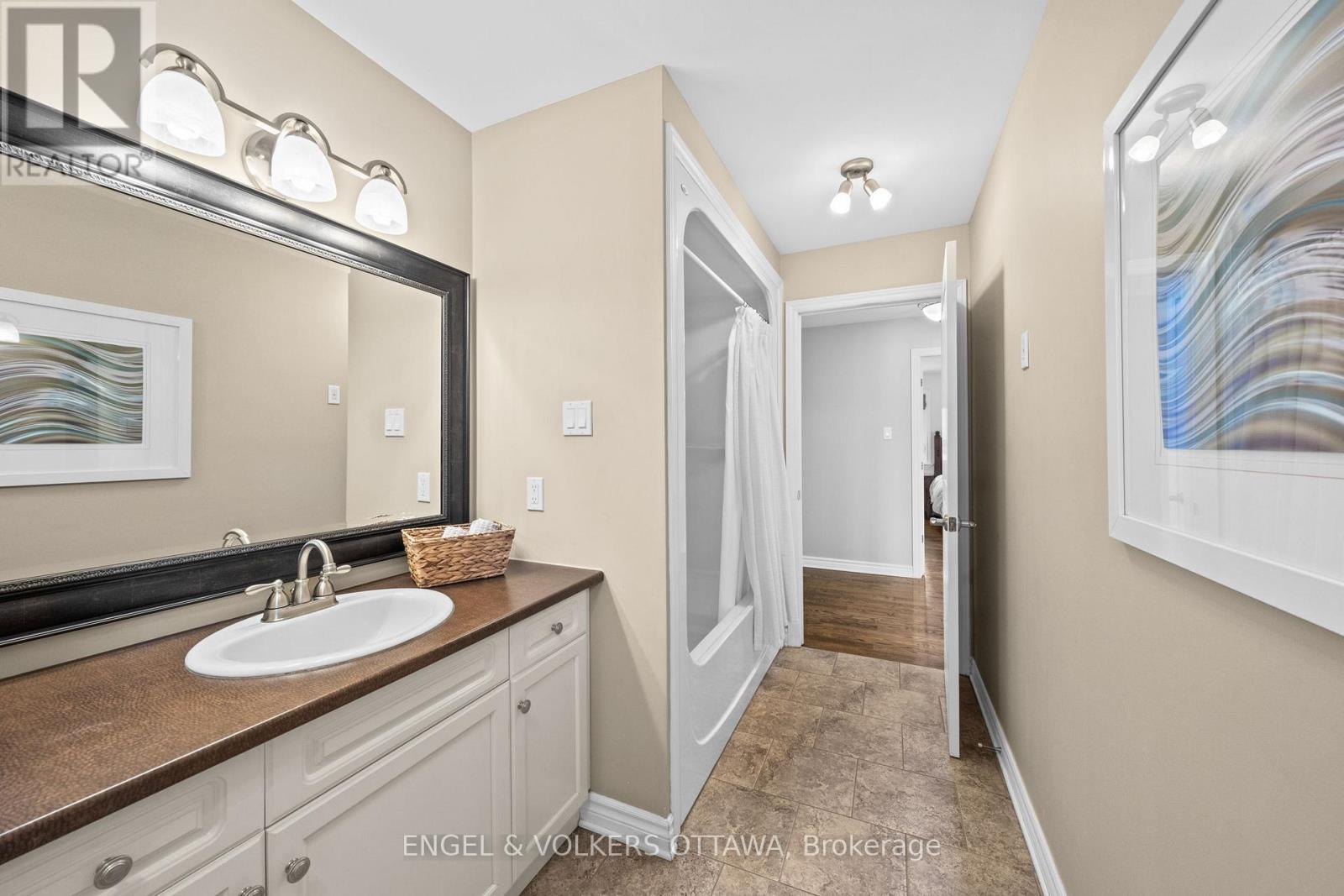 5579 LOMBARDY DRIVE - 25