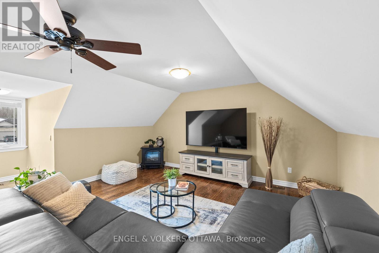 5579 LOMBARDY DRIVE - 27