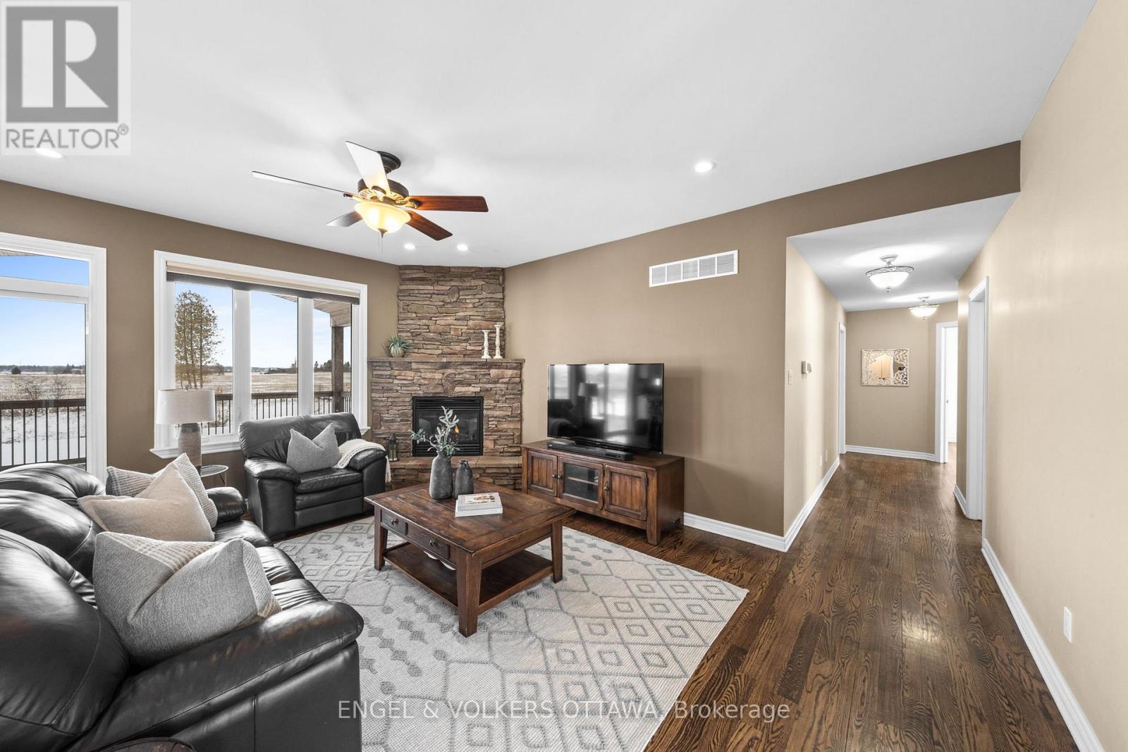 5579 LOMBARDY DRIVE - 6