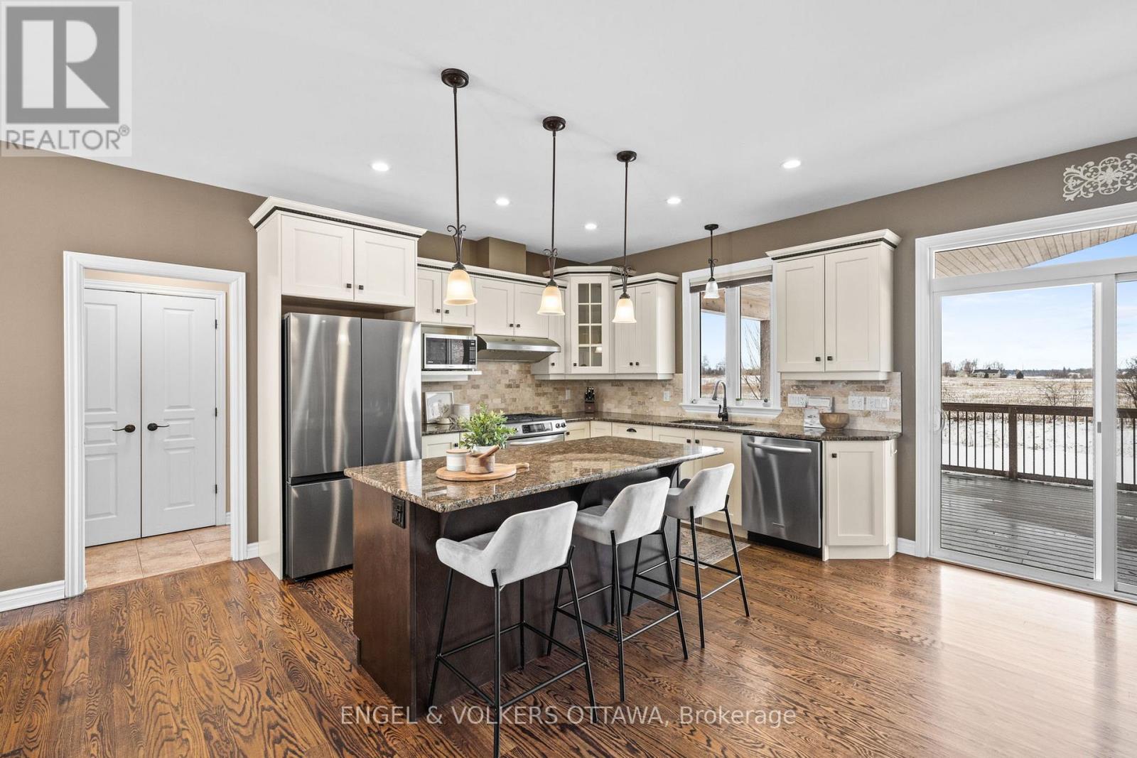 5579 LOMBARDY DRIVE - 9