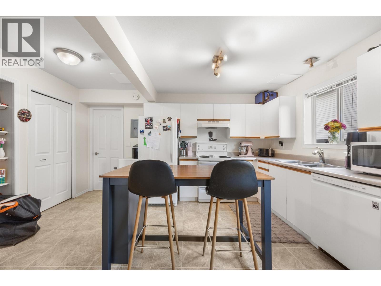  440 Wigglesworth Crescent, Kelowna