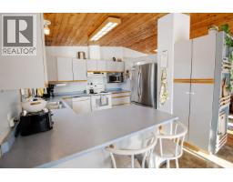 1982 Elliott Crescent, Houston, BC V0J1Z0 Photo 12