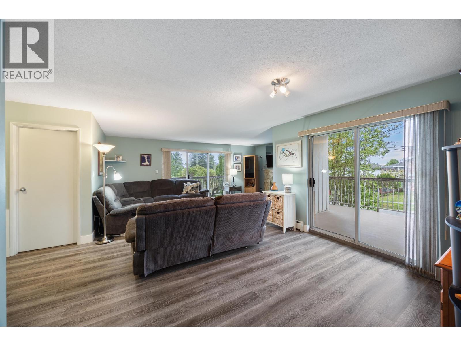 4 Bed, 3 Bath House for Sale in Burnaby – 4607 IRMIN STREET, Burnaby - Image 21