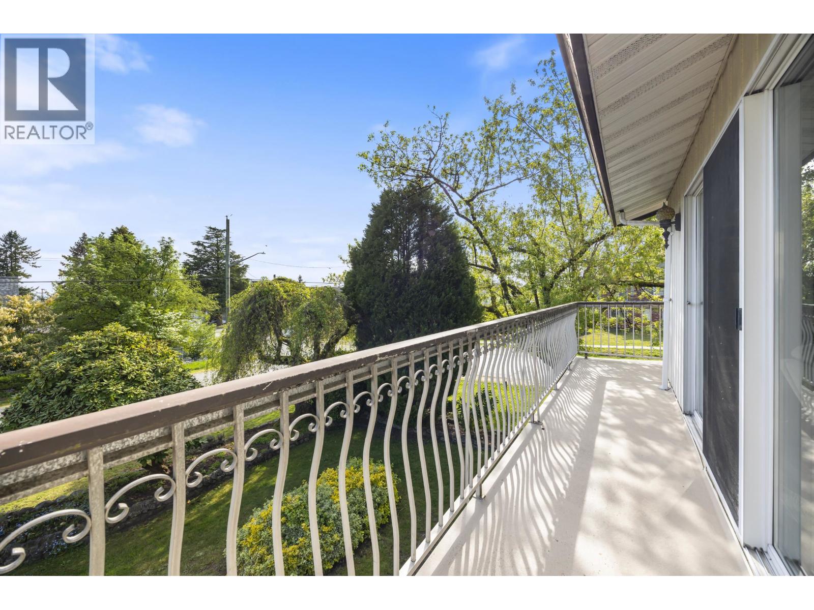 4 Bed, 3 Bath House for Sale in Burnaby – 4607 IRMIN STREET, Burnaby - Image 23