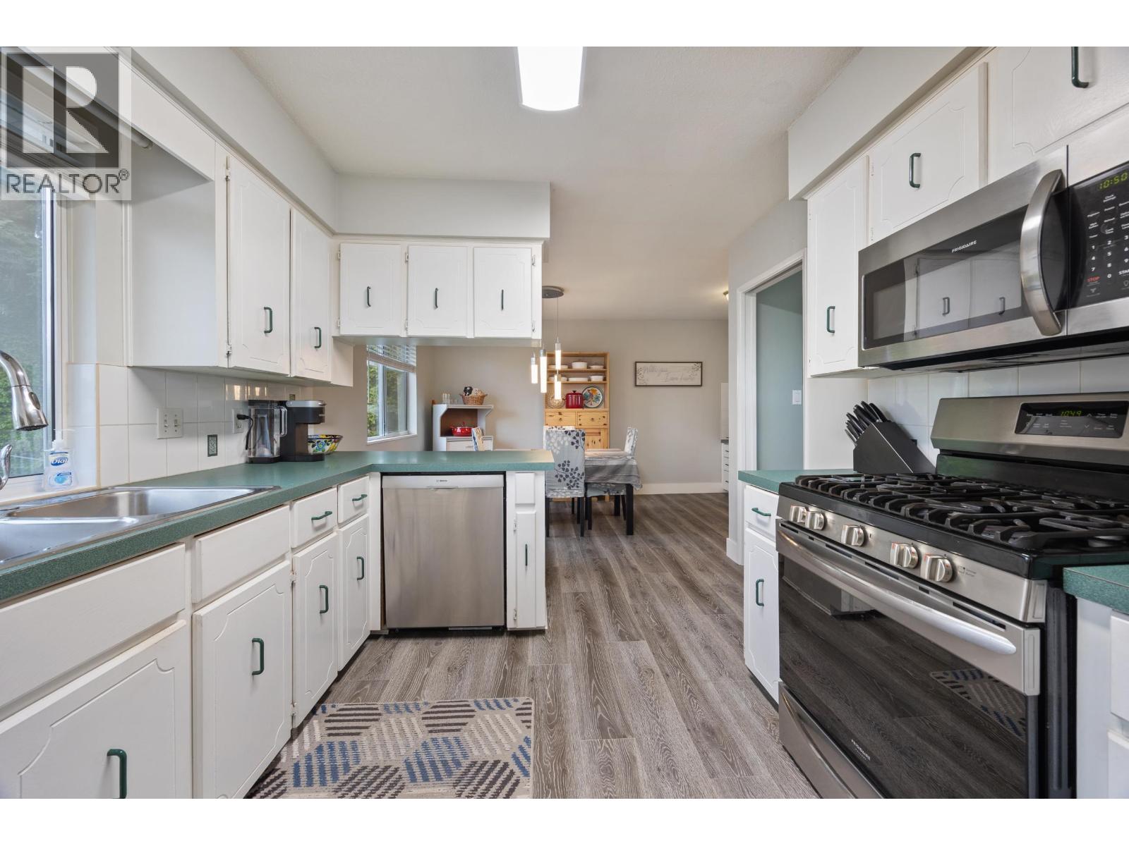 4 Bed, 3 Bath House for Sale in Burnaby – 4607 IRMIN STREET, Burnaby - Image 32