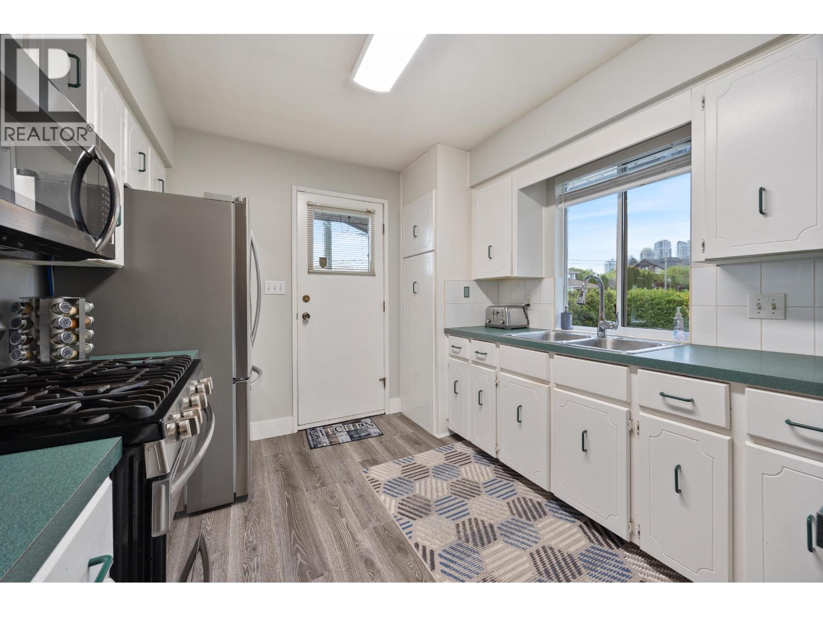 4 Bed, 3 Bath House for Sale in Burnaby – 4607 IRMIN STREET, Burnaby - Image 20