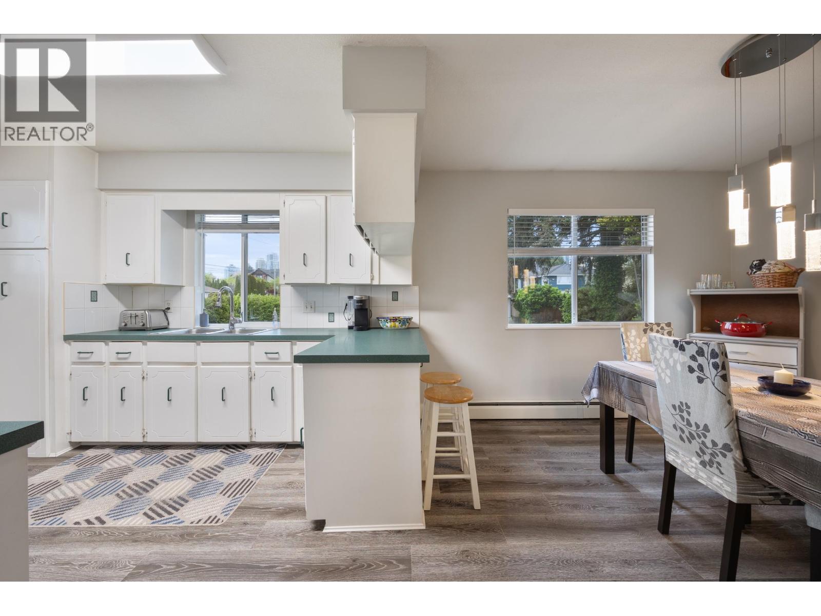4 Bed, 3 Bath House for Sale in Burnaby – 4607 IRMIN STREET, Burnaby - Image 3