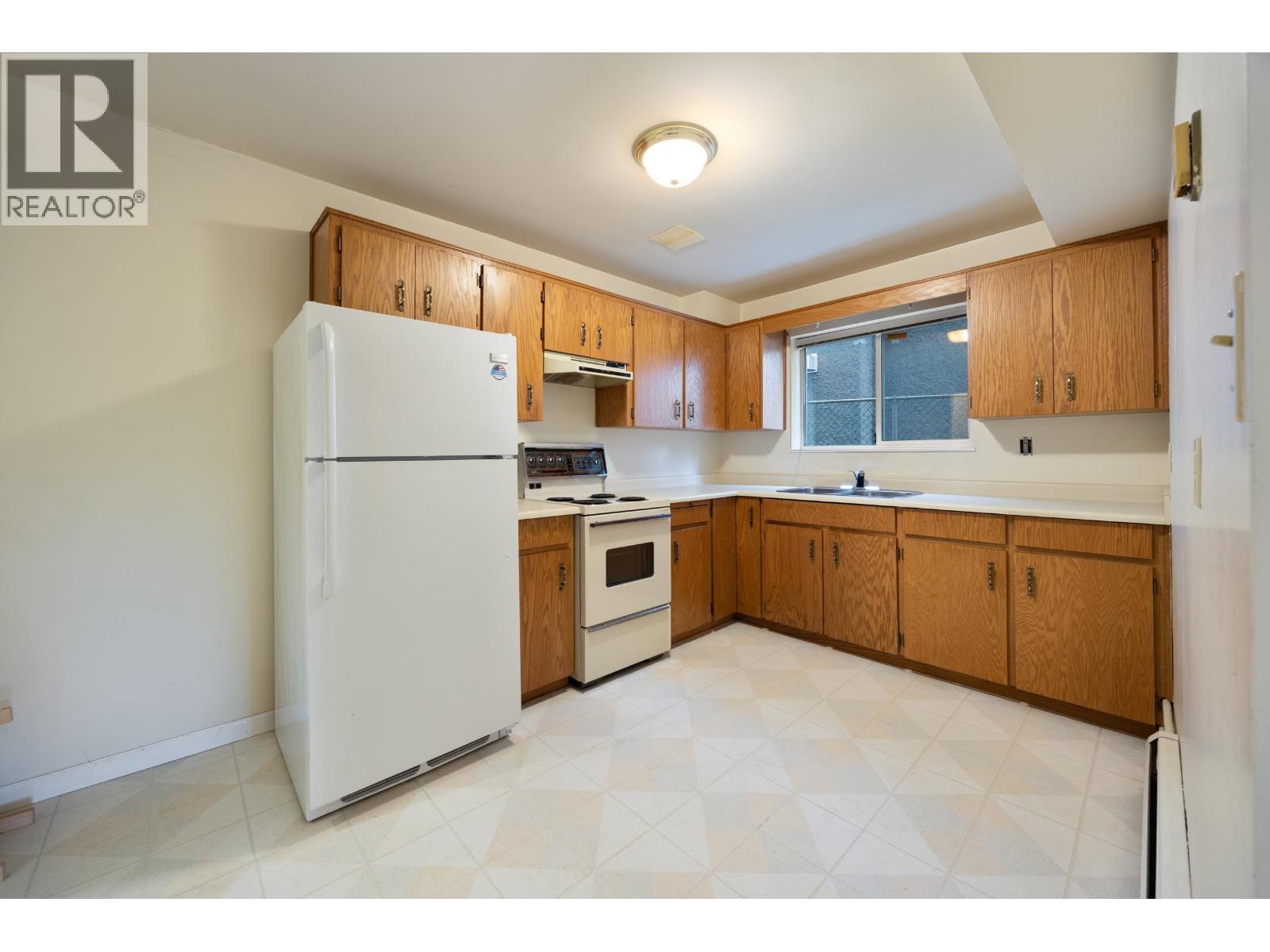 4 Bed, 3 Bath House for Sale in Burnaby – 4607 IRMIN STREET, Burnaby - Image 28