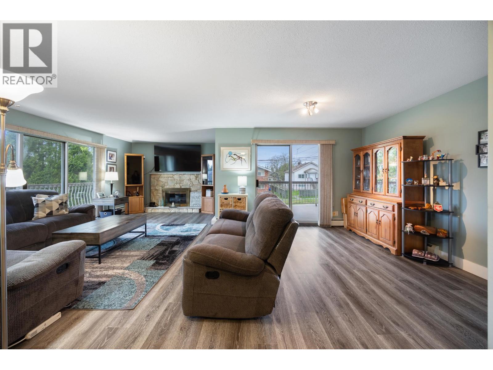 4 Bed, 3 Bath House for Sale in Burnaby – 4607 IRMIN STREET, Burnaby - Image 39