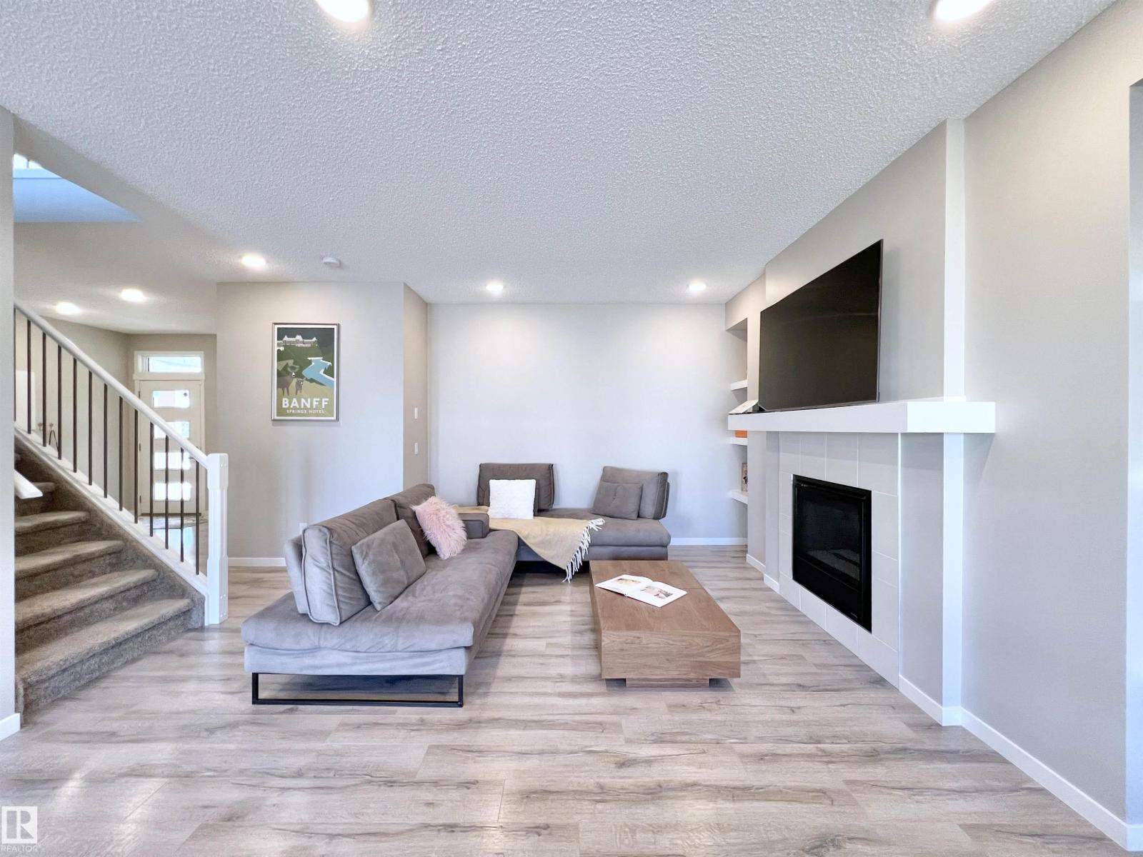 17828 9 AV SW, Edmonton