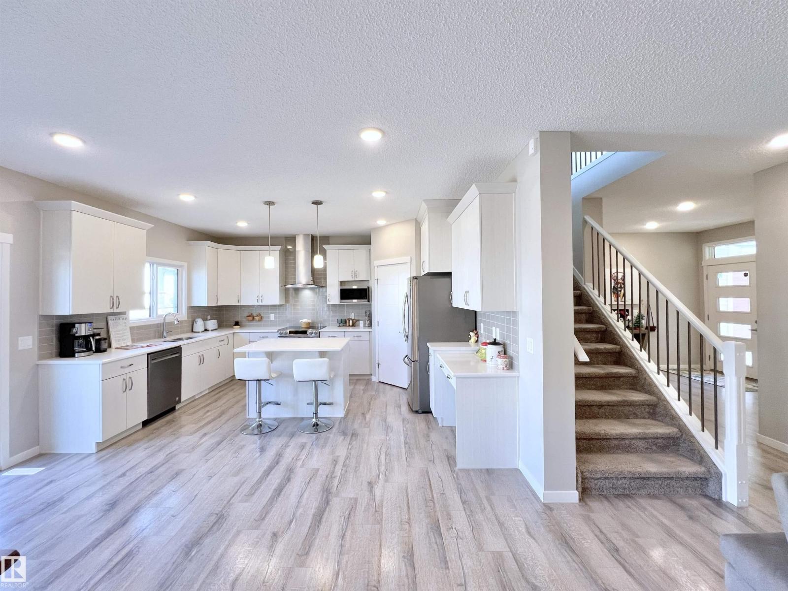 17828 9 AV SW, Edmonton