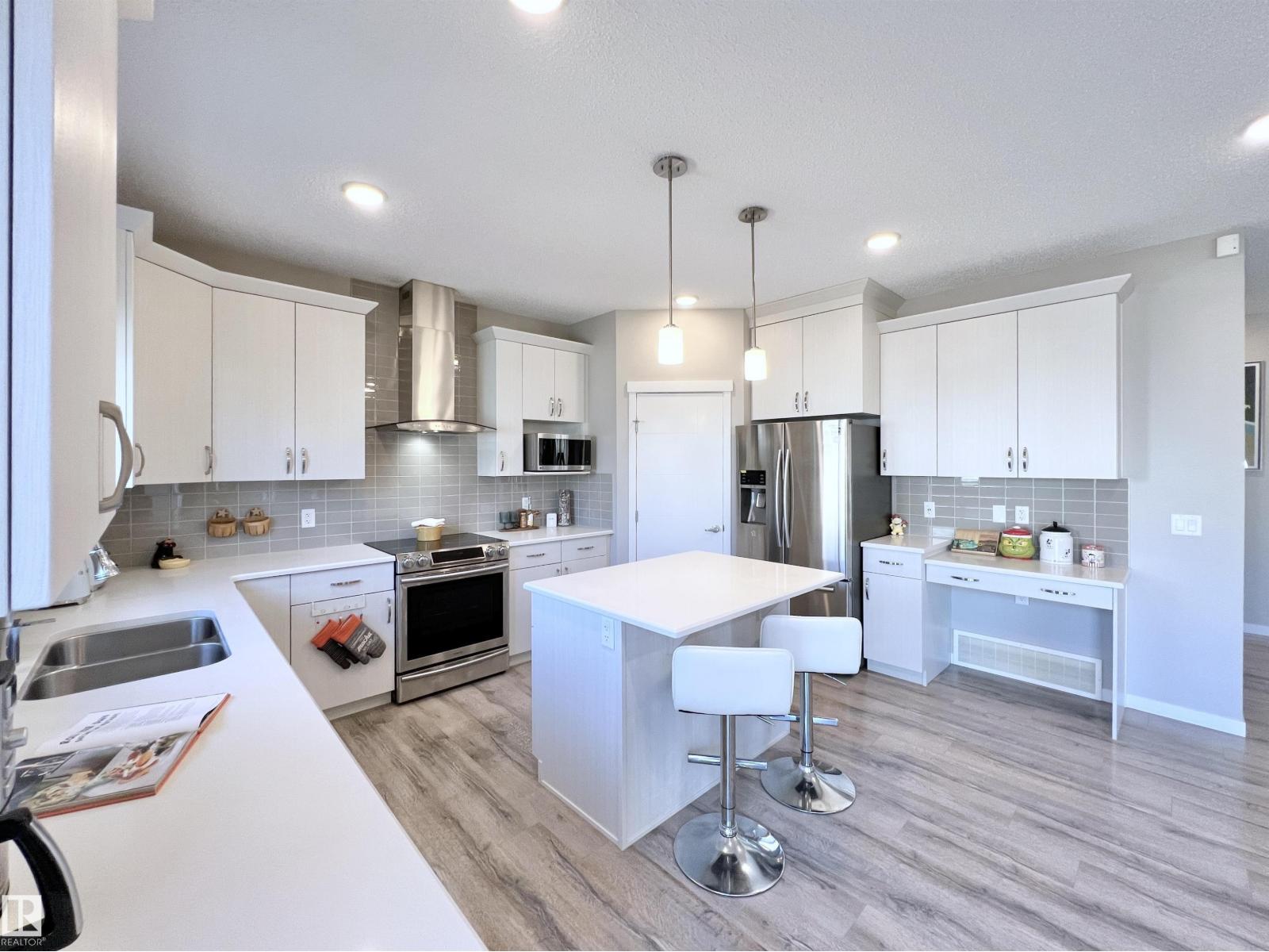 17828 9 AV SW, Edmonton