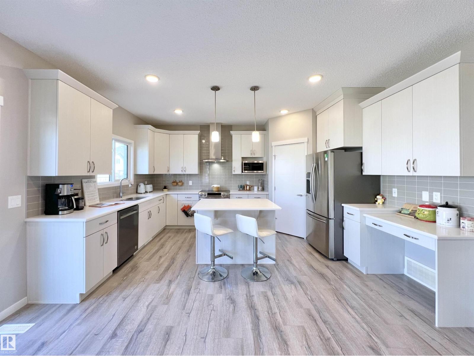 17828 9 AV SW, Edmonton