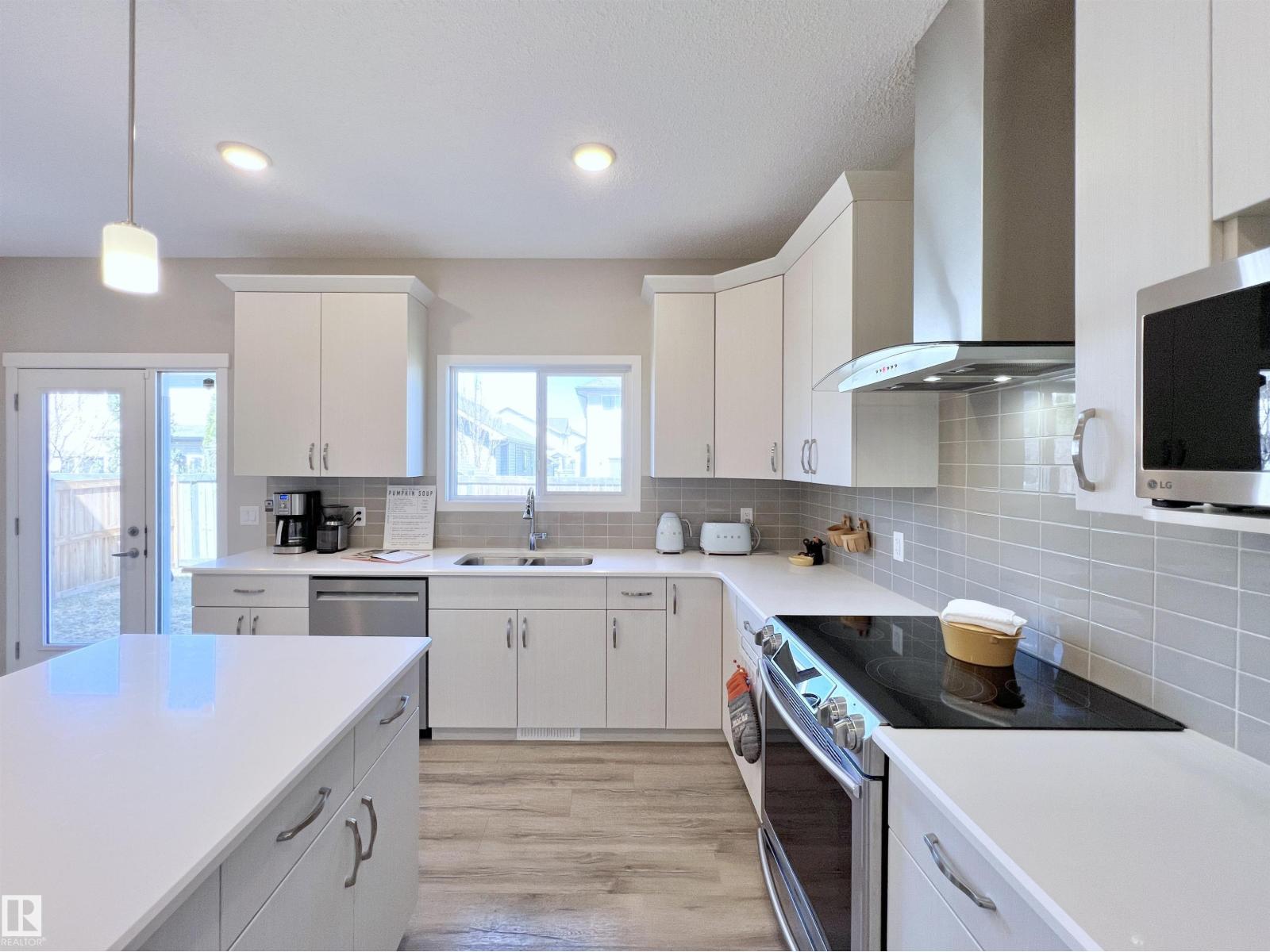 17828 9 AV SW, Edmonton