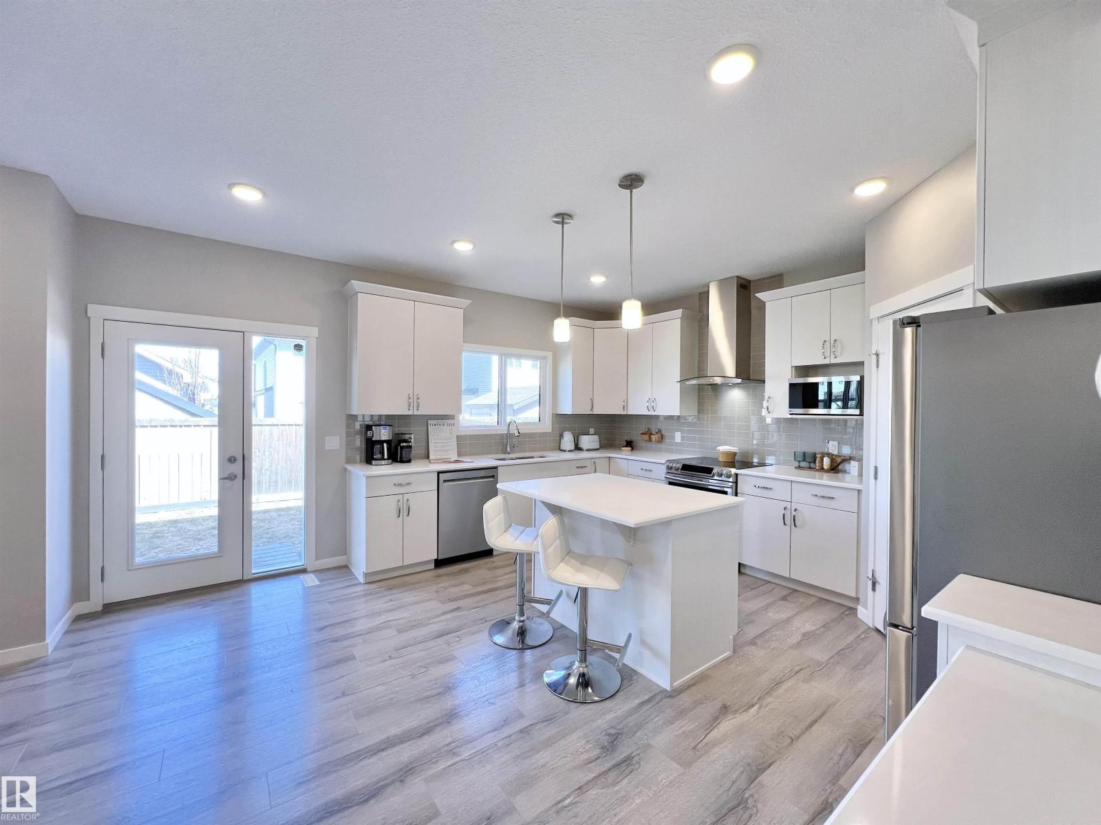 17828 9 AV SW, Edmonton
