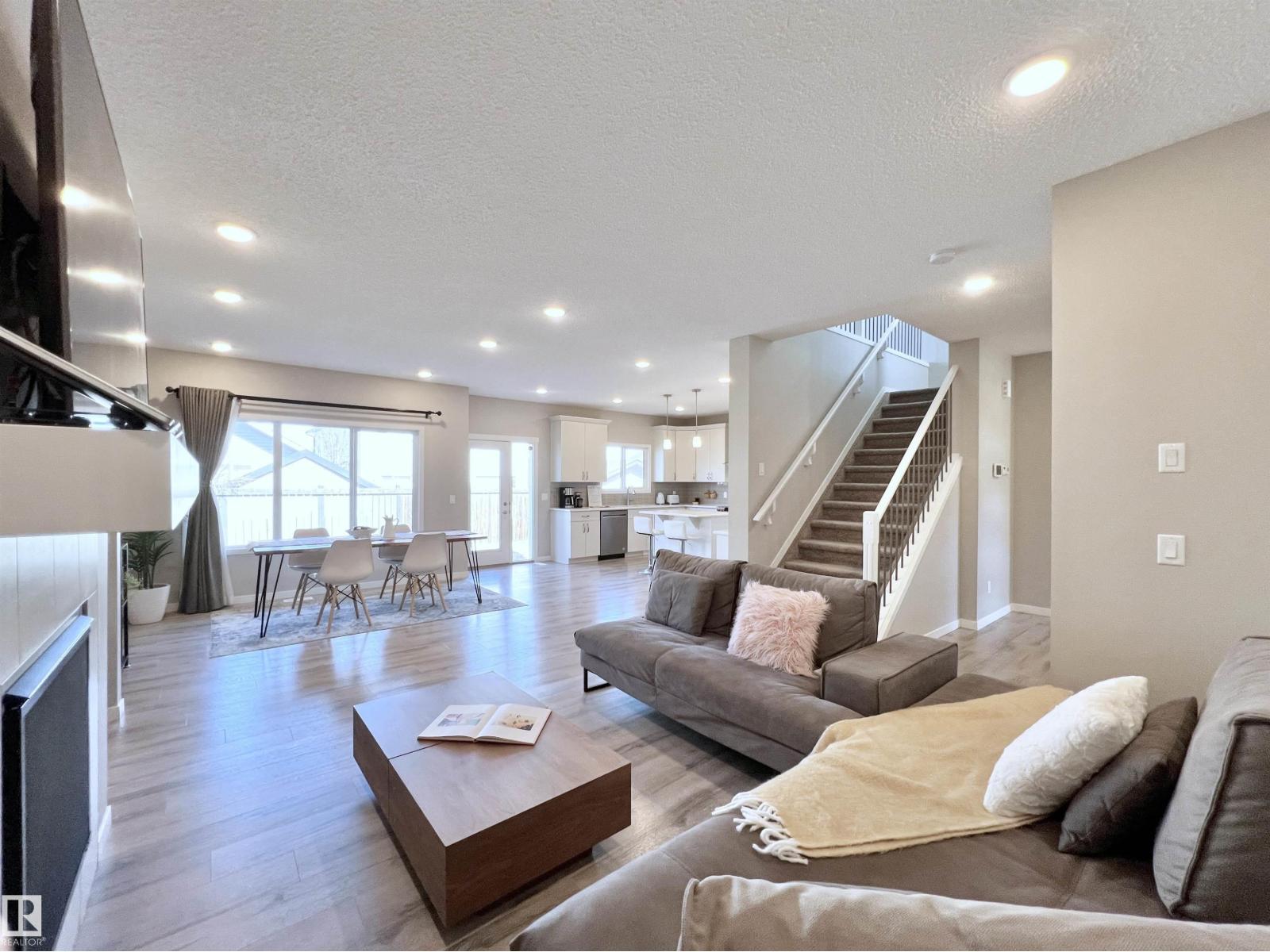 17828 9 AV SW, Edmonton