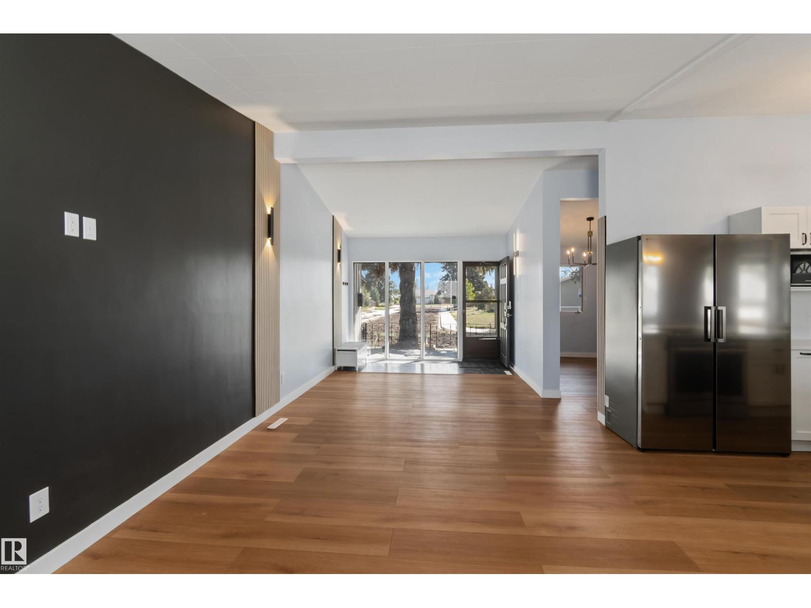 6808 95 AV NW - 7